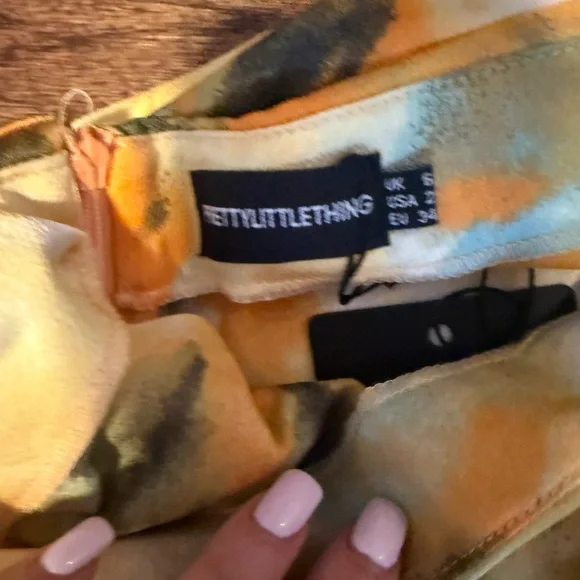 PrettyLittleThing Set - Picture 2 of 6